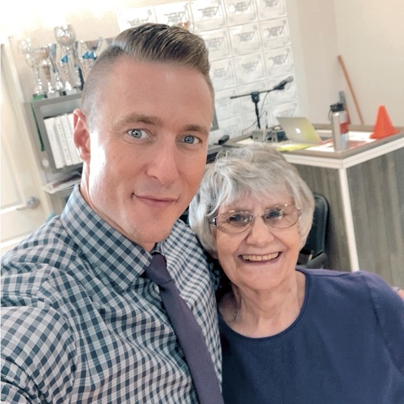 Meet your Posher, Eric - Picture 2 of 5